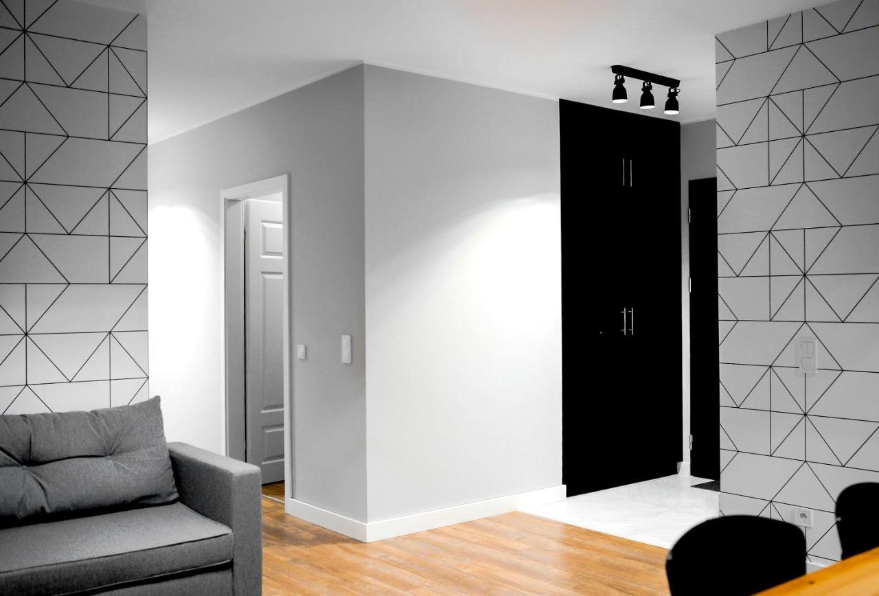 Crystal Guesthouse วอร์ซอ ภายนอก รูปภาพ