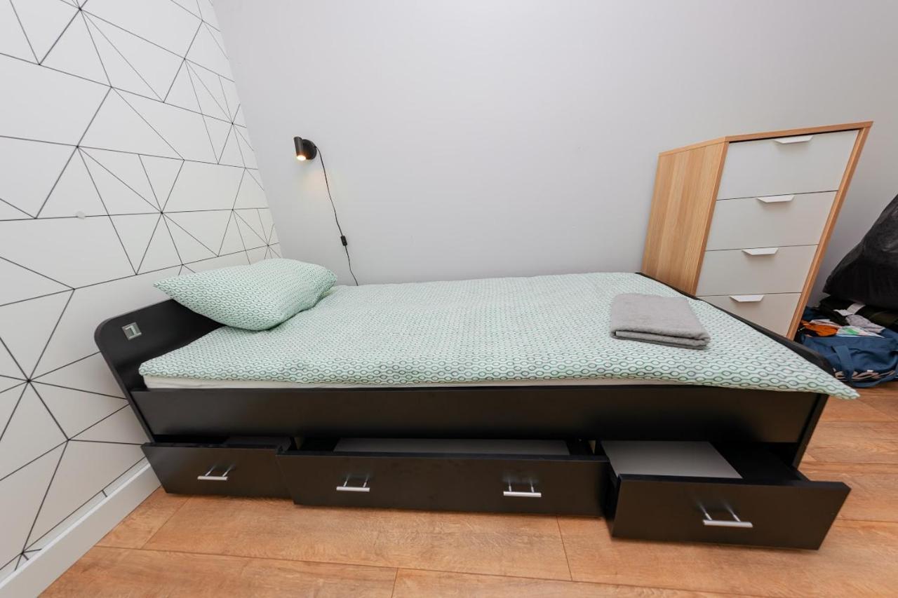Crystal Guesthouse วอร์ซอ ภายนอก รูปภาพ