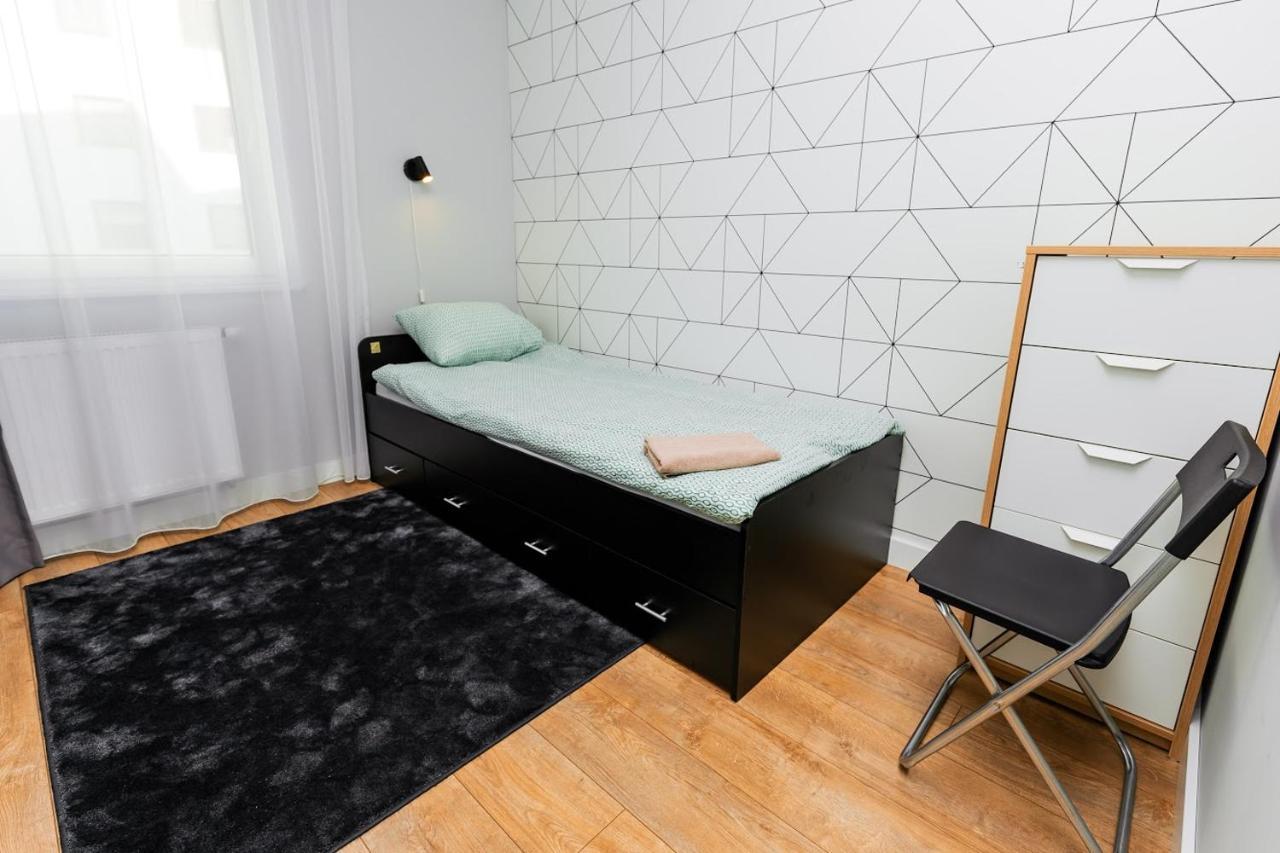 Crystal Guesthouse วอร์ซอ ภายนอก รูปภาพ