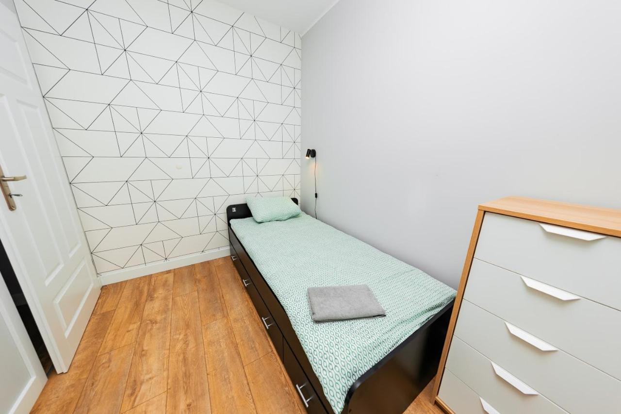 Crystal Guesthouse วอร์ซอ ภายนอก รูปภาพ